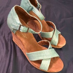Brand NWOT TOMS wedge sandals! Sz 7.5